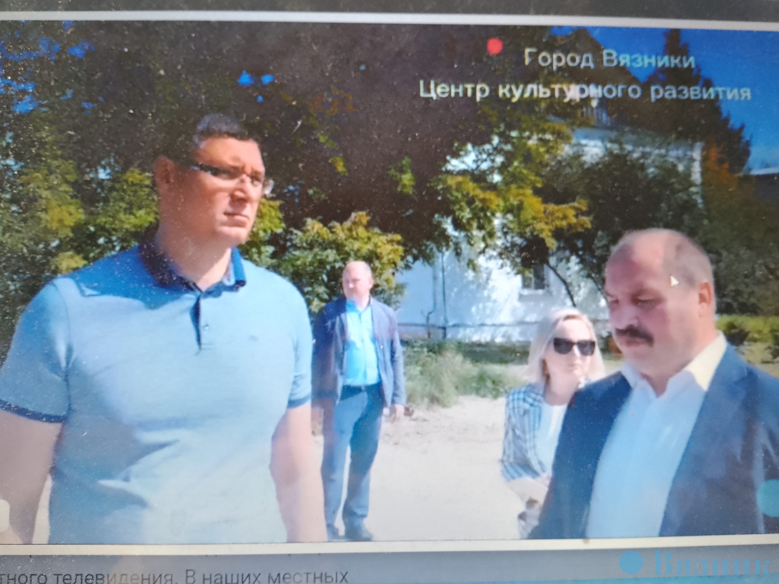 Все средства массовой информации дружно поздравили нашего губернатора с 50-летним юбилеем, отмечая его серьёзный вклад в развитие Владимирск...